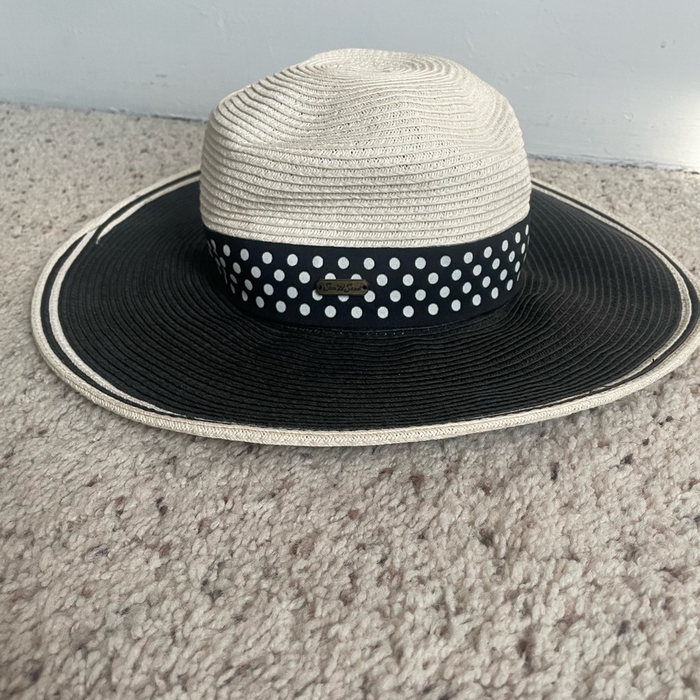 Two-Tone Black & Cream Wide Brim Sun Hat with Polka Dot Band